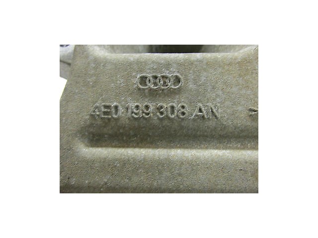 2004-2006 AUDI A8 L QUATTRO D3 OEM RIGHT FRONT ENGINE MOTOR MOUNT BRACKET