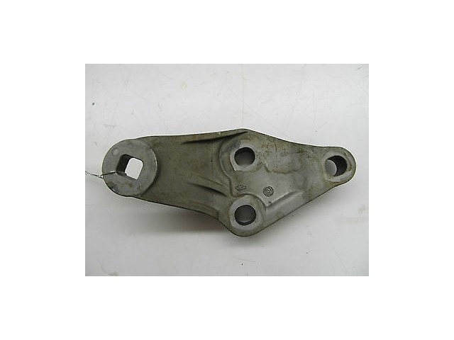 2004-2006 AUDI A8 L QUATTRO D3 OEM RIGHT FRONT ENGINE MOTOR MOUNT BRACKET