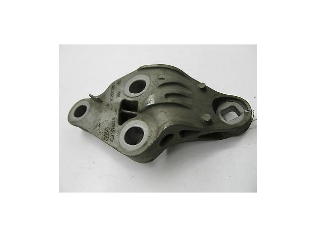 2004-2006 AUDI A8 L QUATTRO D3 OEM RIGHT FRONT ENGINE MOTOR MOUNT BRACKET