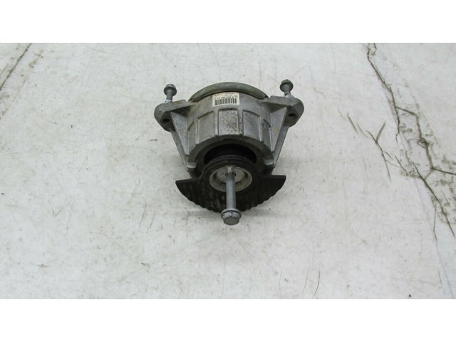 2012-2015 MERCEDES C250 COUPE W204 OEM 1.8L ENGINE RIGHT FRONT MOTOR MOUNT 