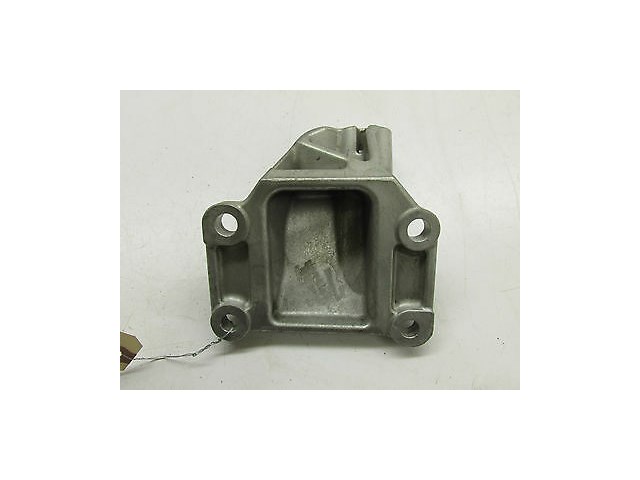 2005-2007 INFINITI G35 COUPE OEM RIGHT FRONT ENGINE MOTOR MOUNT BRACKET