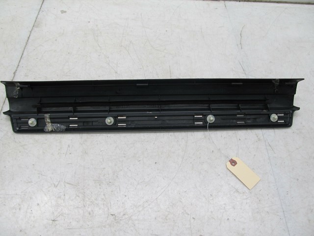 2001-2006 LEXUS LS430 OEM RIGHT FRONT DOOR SCUFF PLATE KICKER PANEL 