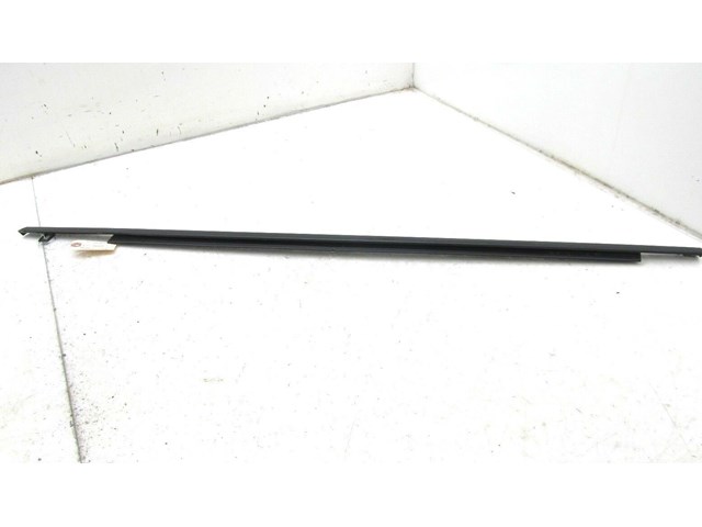 2013-2017 CHEVY TRAVERSE OEM LEFT FRONT DOOR BELT MOUNDING WINDOW TRIM