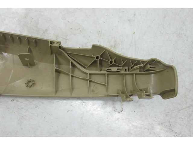 2007-2010 BMW 328xi E90 OEM RIGHT FRONT SEAT TRIM OUTER MOLDING & BELT GUIDE