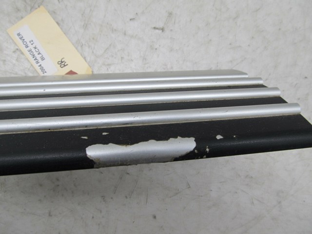 2003-2006 RANGE ROVER HSE OEM RIGHT REAR LOWER SCUFF PLATE TRIM COVER 