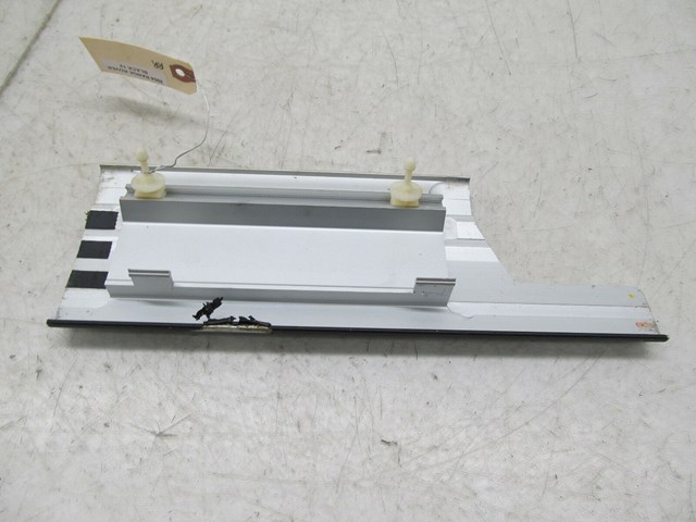 2003-2006 RANGE ROVER HSE OEM RIGHT REAR LOWER SCUFF PLATE TRIM COVER 