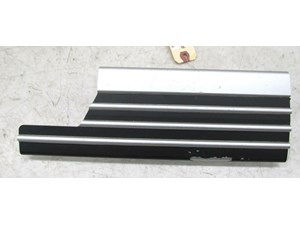 2003-2006 RANGE ROVER HSE OEM RIGHT REAR LOWER SCUFF PLATE TRIM COVER 