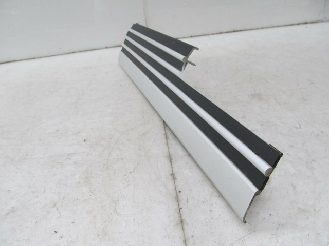 2003-2006 RANGE ROVER HSE OEM LEFT FRONT LOWER SCUFF PLATE TRIM COVER 