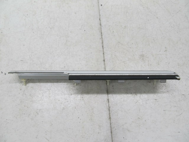 2003-2006 RANGE ROVER HSE OEM LEFT FRONT LOWER SCUFF PLATE TRIM COVER 