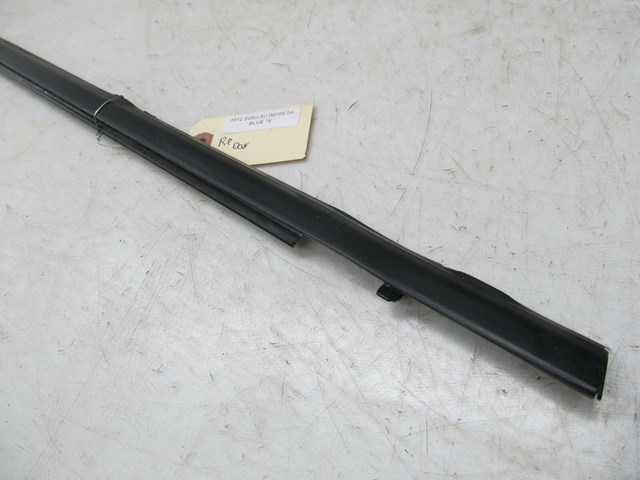 2010-2014 SUBARU IMPREZA WAGON OEM RIGHT FRONT PASSENGER WINDOW MOLDING BELT