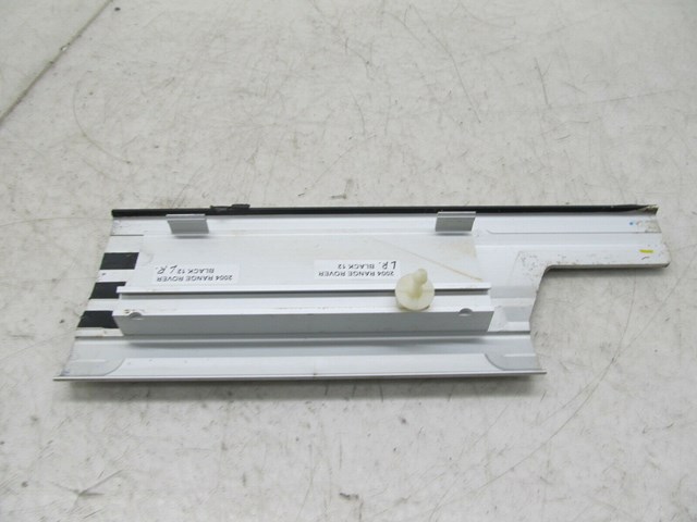 2003-2006 RANGE ROVER HSE OEM LEFT REAR LOWER SCUFF PLATE TRIM COVER 