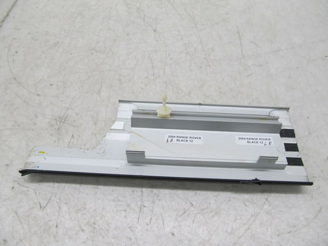 2003-2006 RANGE ROVER HSE OEM LEFT REAR LOWER SCUFF PLATE TRIM COVER 
