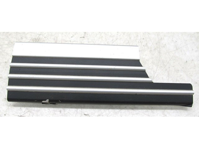 2003-2006 RANGE ROVER HSE OEM LEFT REAR LOWER SCUFF PLATE TRIM COVER 