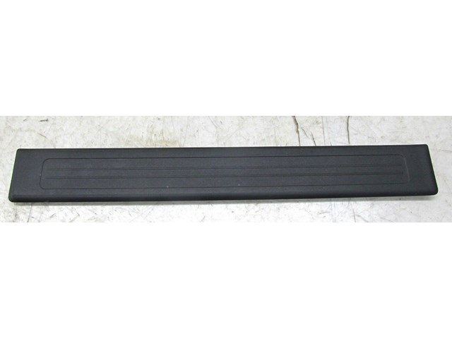 2007-2012 MERCEDES GL450 X164 OEM RIGHT FRONT OUTER STEP SCUFF PLATE TRIM PANEL 