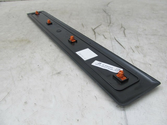 2007-2012 MERCEDES GL450 X164 OEM RIGHT FRONT OUTER STEP SCUFF PLATE TRIM PANEL 