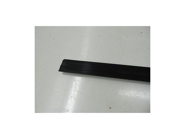 1985-1992 BMW 325i E30 OEM RIGHT FRONT DOOR SCUFF PLATE 