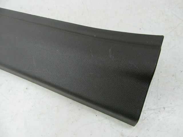 2017-2019 GM BUICK LACROSSE OEM RIGHT FRONT INNER SCUFF PLATE SILL TRIM