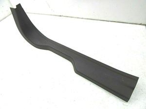2017-2019 GM BUICK LACROSSE OEM RIGHT FRONT INNER SCUFF PLATE SILL TRIM