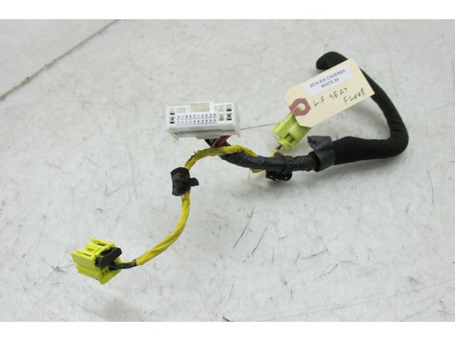 2014-2016 KIA CADENZA OEM LEFT FRONT SEAT FLOOR WIRE HARNESS PIGTAIL PLUG 