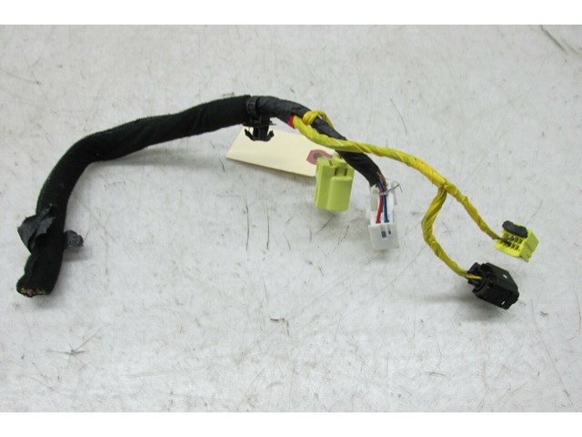 2014-2016 KIA CADENZA OEM RIGHT FRONT SEAT FLOOR WIRE HARNESS PIGTAIL PLUG 