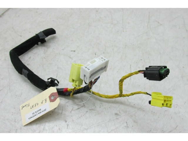 2014-2016 KIA CADENZA OEM RIGHT FRONT SEAT FLOOR WIRE HARNESS PIGTAIL PLUG 