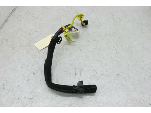 2014-2016 KIA CADENZA OEM RIGHT FRONT SEAT FLOOR WIRE HARNESS PIGTAIL PLUG 