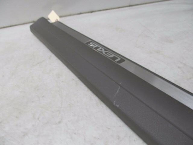 2001-2006 LEXUS LS430 OEM RIGHT FRONT DOOR SCUFF PLATE TRIM PANEL 67913-50060