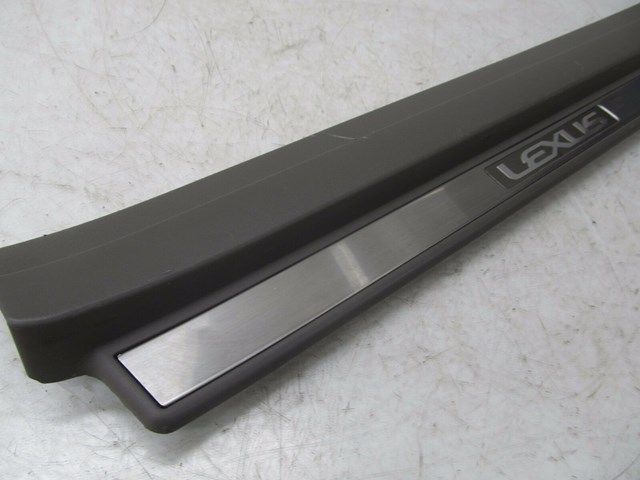 2001-2006 LEXUS LS430 OEM RIGHT FRONT DOOR SCUFF PLATE TRIM PANEL 67913-50060