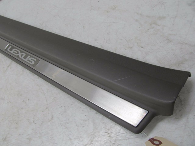 2001-2006 LEXUS LS430 OEM RIGHT FRONT DOOR SCUFF PLATE TRIM PANEL 67913-50060