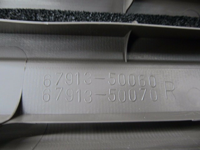 2001-2006 LEXUS LS430 OEM RIGHT FRONT DOOR SCUFF PLATE TRIM PANEL 67913-50060