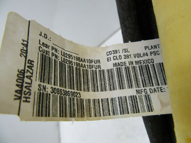 2013-2016 FORD FUSION OEM SE RIGHT FRONT PASSENGER SEAT LOWER CUSHION BLACK RED