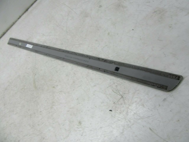 2012-2015 MERCEDES C250 COUPE W204 OEM RIGHT FRONT PASSENGER SIDE DOOR SILL