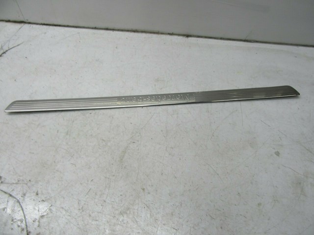 2012-2015 MERCEDES C250 COUPE W204 OEM RIGHT FRONT PASSENGER SIDE DOOR SILL