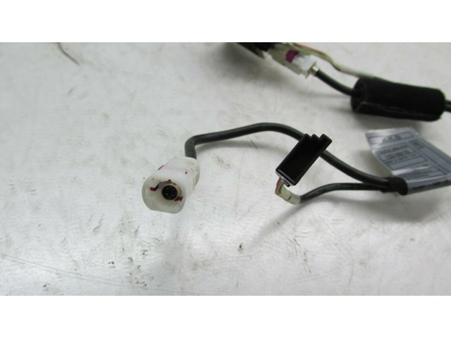 2007-2011 BMW 328i E90 OEM CENTER CONSOLE AUX USB INPUTS WITH HARNESS