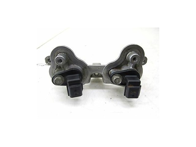 2006-2008 NISSAN 350Z COUPE OEM LEFT CAMSHAFT POSITION SENSOR SET W/ BRACKET