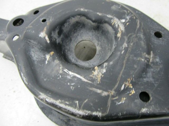 2013-2018 INFINITI QX60 JX35 OEM RIGHT REAR RH LOWER CONTROL ARM SPRING SUPPORT