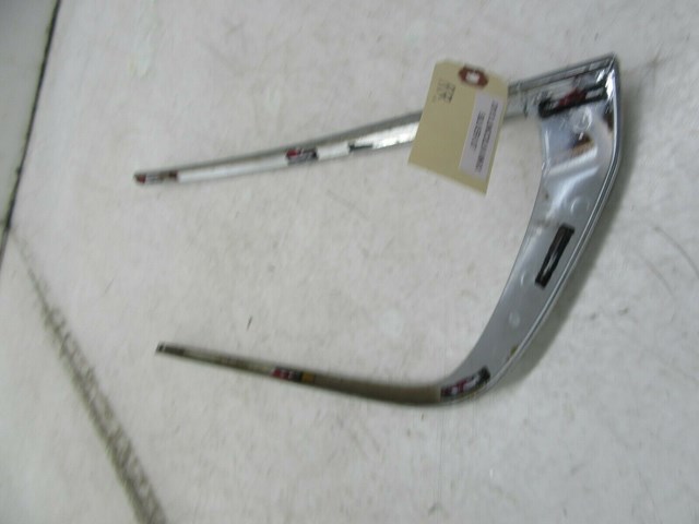 2011-2015 LINCOLN MKX OEM RIGHT REAR PASSENGER SIDE TAILLIGHT TRIM 