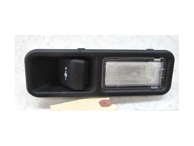 2003-2006 RANGE ROVER HSE OEM RIGHT REAR TRUNK LIGHT OUTLET POWER PLUG 