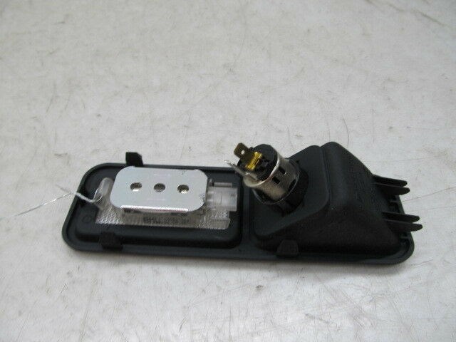 2003-2006 RANGE ROVER HSE OEM RIGHT REAR TRUNK LIGHT OUTLET POWER PLUG 