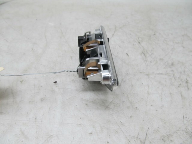 2002-2006 BMW M3 E46 COUPE OEM LEFT REAR READING LIGHT 8 375 585