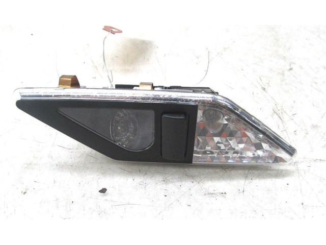 2002-2006 BMW M3 E46 COUPE OEM LEFT REAR READING LIGHT 8 375 585