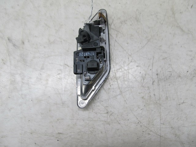 2002-2006 BMW M3 E46 COUPE OEM RIGHT REAR READING LIGHT 8 375 586