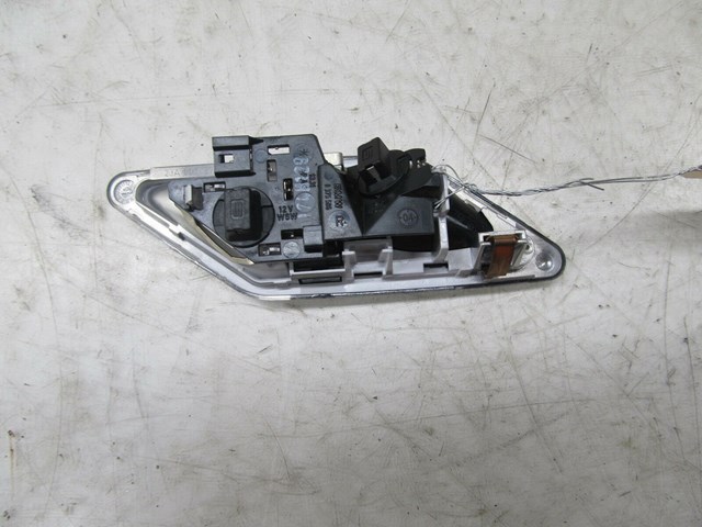 2002-2006 BMW M3 E46 COUPE OEM RIGHT REAR READING LIGHT 8 375 586
