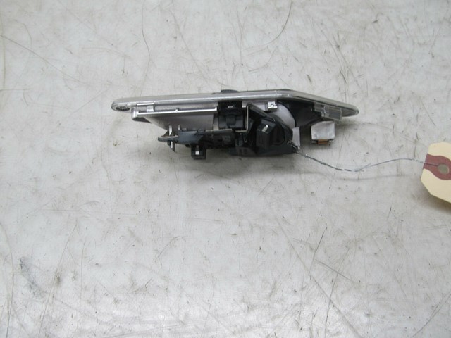 2002-2006 BMW M3 E46 COUPE OEM RIGHT REAR READING LIGHT 8 375 586