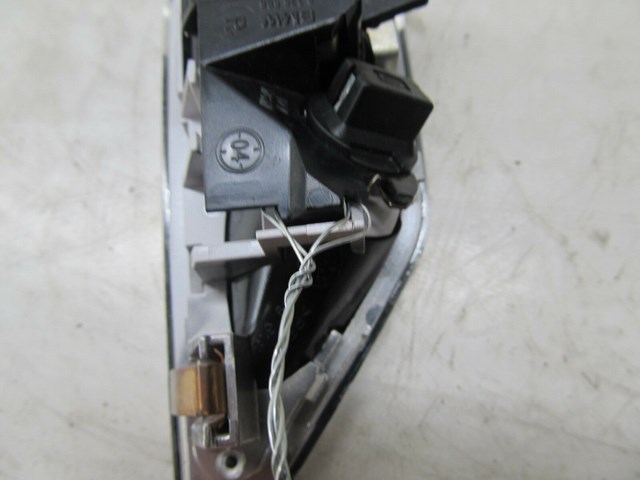 2002-2006 BMW M3 E46 COUPE OEM RIGHT REAR READING LIGHT 8 375 586