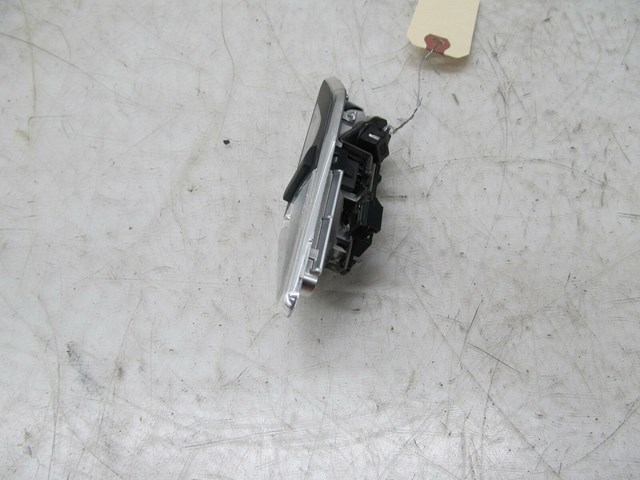 2002-2006 BMW M3 E46 COUPE OEM RIGHT REAR READING LIGHT 8 375 586