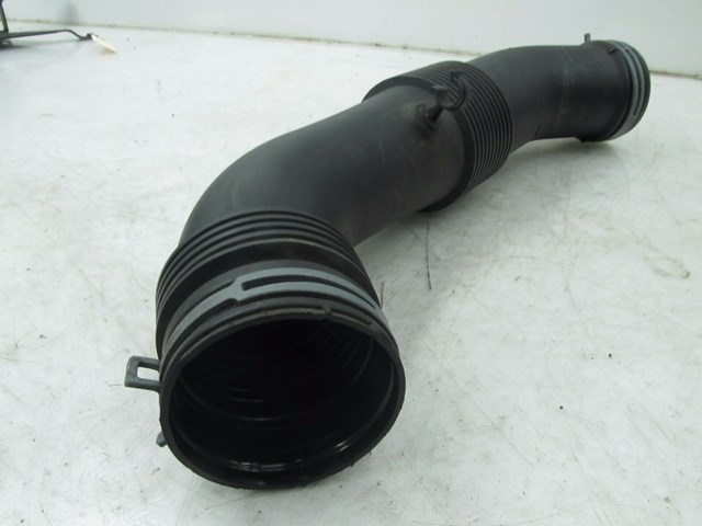2004-2007 VOLKSWAGEN TOUAREG OEM RIGHT FRONT ENGINE AIR INTAKE DUCT TUBE 