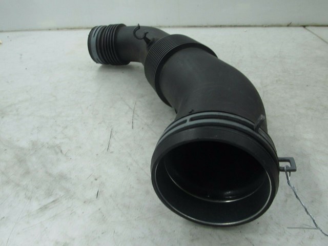 2004-2007 VOLKSWAGEN TOUAREG OEM RIGHT FRONT ENGINE AIR INTAKE DUCT TUBE 