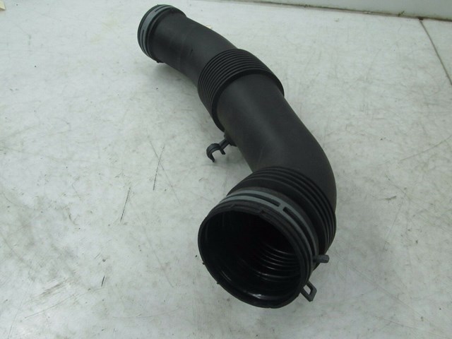 2004-2007 VOLKSWAGEN TOUAREG OEM RIGHT FRONT ENGINE AIR INTAKE DUCT TUBE 