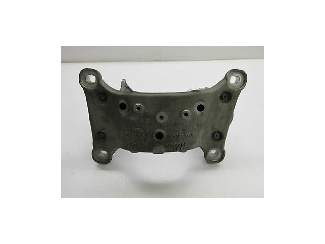 2004-2006 AUDI A8 L QUATTRO D3 OEM REAR TRANSMISSION SUPPORT BRACKET MOUNTS